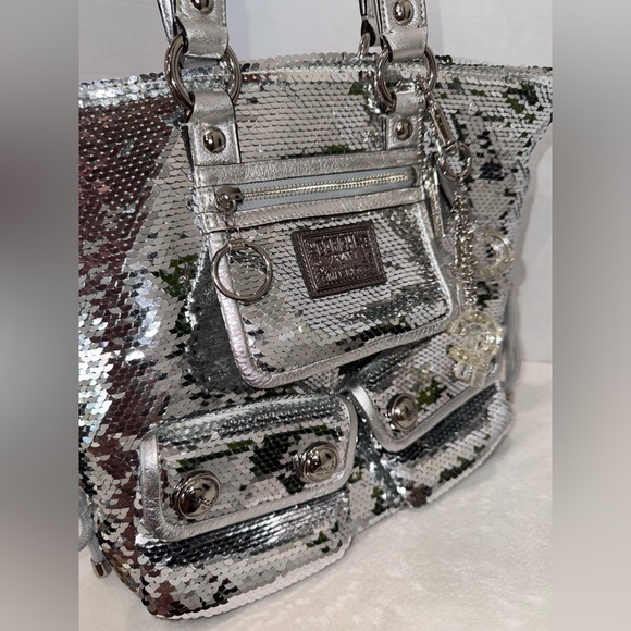 RARE Vintage New Coach Poppy Limited Edition Sequin Spotlight Silver Tote #13821 - Picture 12 of 16